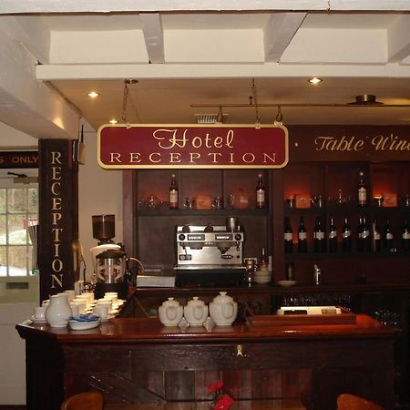 Sir Douglas Haig Inn Effingham Екстериор снимка